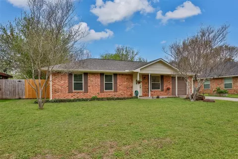 721 Park Pl, Whitesboro, TX 76273