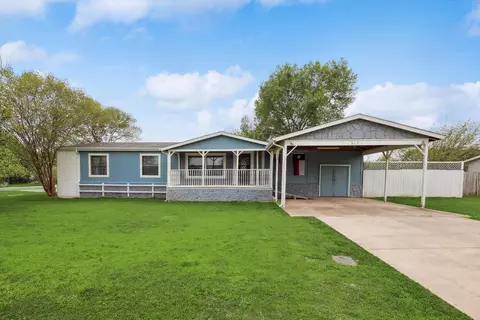 365 Randy Rd, Roanoke, TX 76262