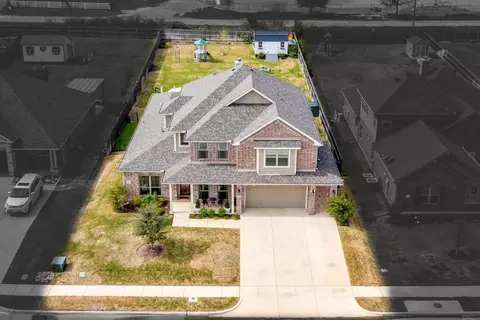 1066 Oak Knoll Dr, Burleson, TX 76028