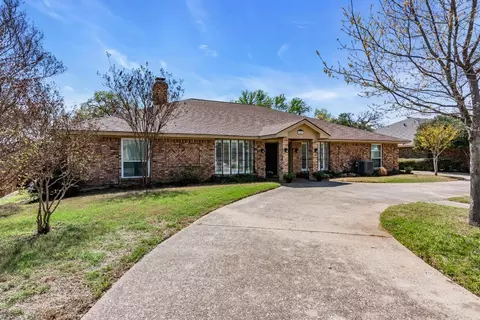 716 Buttermilk Dr, Arlington, TX 76006
