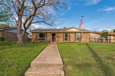 8935 Shorelark Dr, Dallas, TX 75217