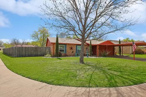 300 Blue Ridge Trl, Saginaw, TX 76179