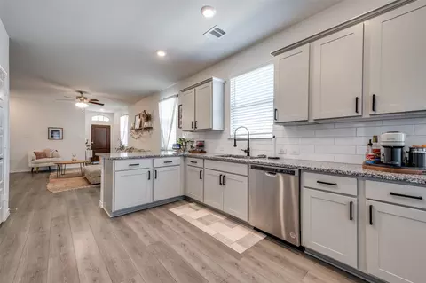 Kitchen - 1625 Babb Ln, Celina, TX 75009 photo 3 of 7