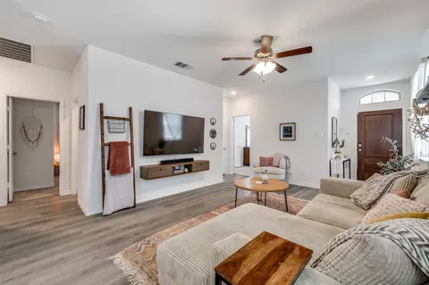 Living - 1625 Babb Ln, Celina, TX 75009 photo 2 of 4