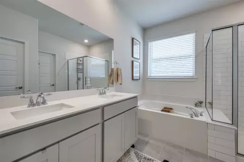 Bath - 1625 Babb Ln, Celina, TX 75009 photo 1 of 4