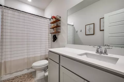 Bath - 1625 Babb Ln, Celina, TX 75009 photo 4 of 4