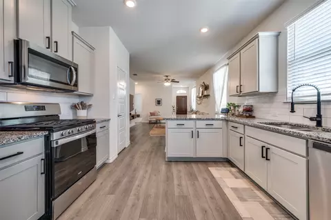 Kitchen - 1625 Babb Ln, Celina, TX 75009 photo 5 of 7