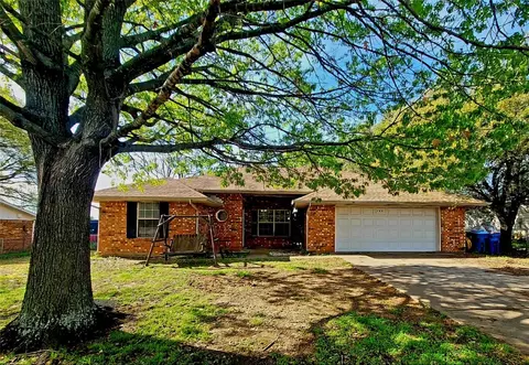 109 Waldman Dr, Gun Barrel City, TX 75156