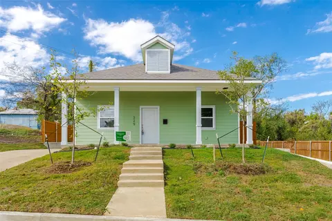 329 N Moore St, Dallas, TX 75203