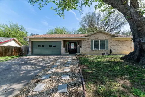 1822 Westwood Cir, Carrollton, TX 75006