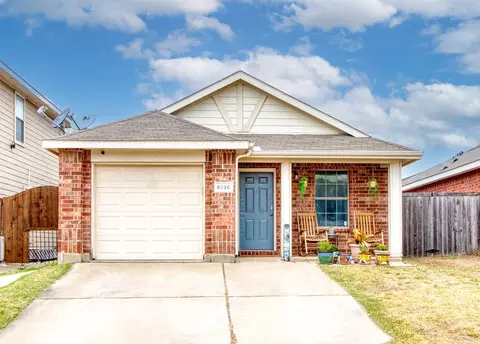 6136 River Cross Dr, Fort Worth, TX 76114