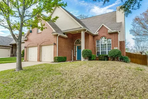 527 Clancy Ln, Lake Dallas, TX 75065