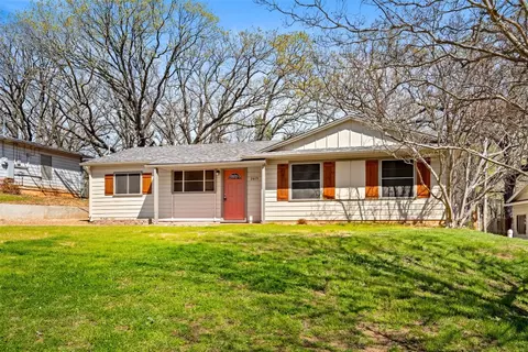 2615 W Washington St, Denison, TX 75020