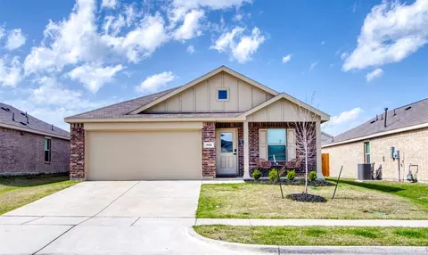 1109 Green Oaks Dr, Hutchins, TX 75141