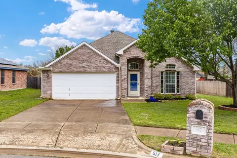 517 Dominick Ct, Azle, TX 76020