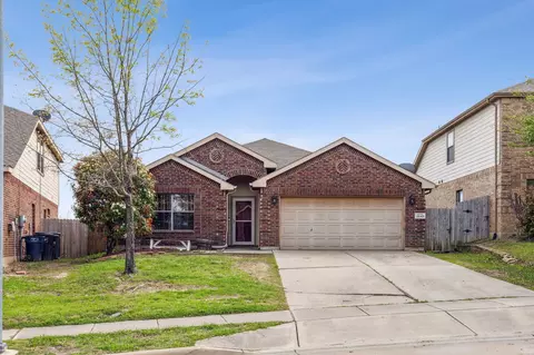 2649 Gardendale Dr, Fort Worth, TX 76120