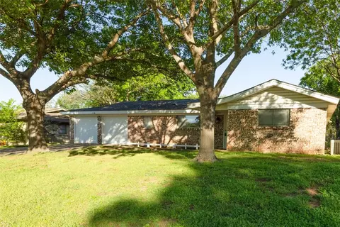 Exterior - 908 Clebud Dr, Euless, TX 76040 photo 2 of 8