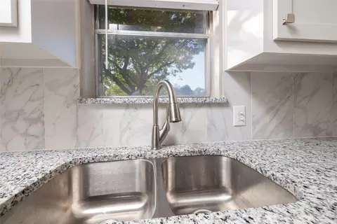 Kitchen - 908 Clebud Dr, Euless, TX 76040 photo 8 of 8