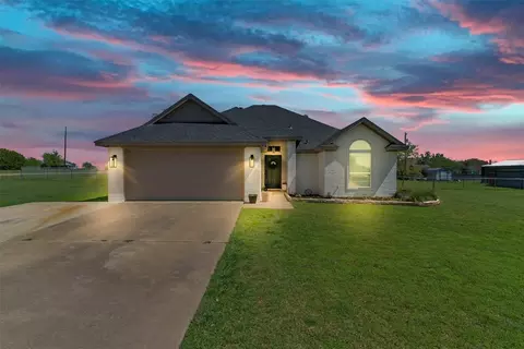 401 Lariat Ln, Godley, TX 76044