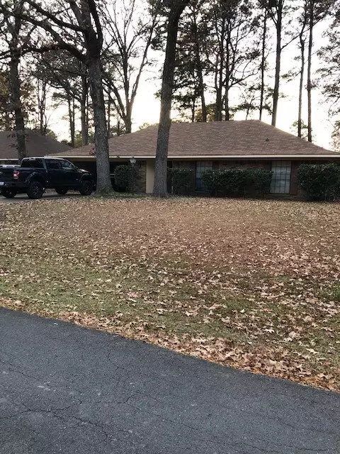 135 Chimney Ln, Haughton, LA 71037