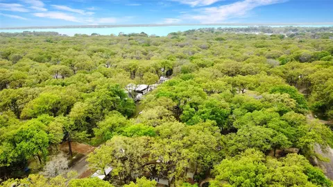 128 Meadowlark Ln, Mabank, TX 75156