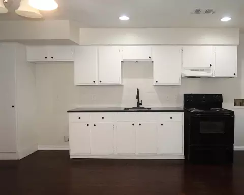 1215 Lowe St, Fort Worth, TX 76110