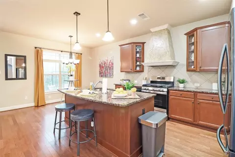 Kitchen - 905 Brook Forest Ln, Euless, TX 76039 photo 2 of 2