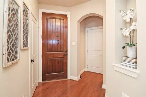 Entry Way - 905 Brook Forest Ln, Euless, TX 76039 photo 2 of 3