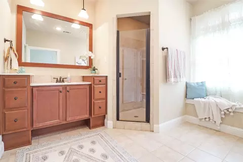 Bath - 905 Brook Forest Ln, Euless, TX 76039 photo 3 of 3