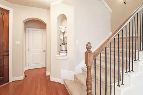 Entry Way - 905 Brook Forest Ln, Euless, TX 76039 photo 3 of 3
