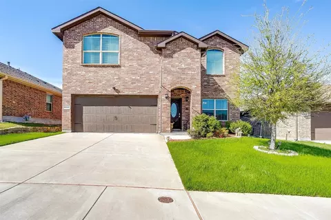 10024 Huntersville Trl, Fort Worth, TX 76108