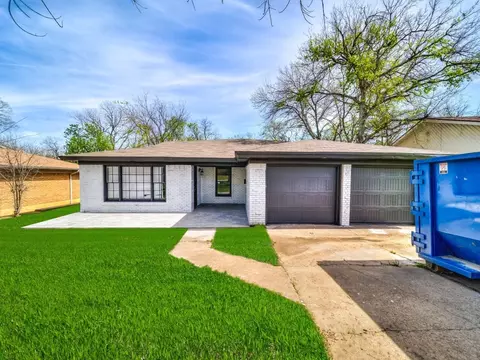 1813 Ellington Dr, Fort Worth, TX 76112