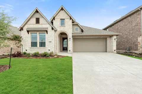 1045 Snowy Owl Dr, Alvarado, TX 76009