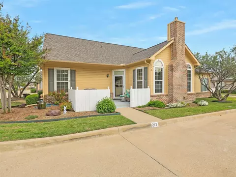 2601 Marsh Ln #212, Plano, TX 75093