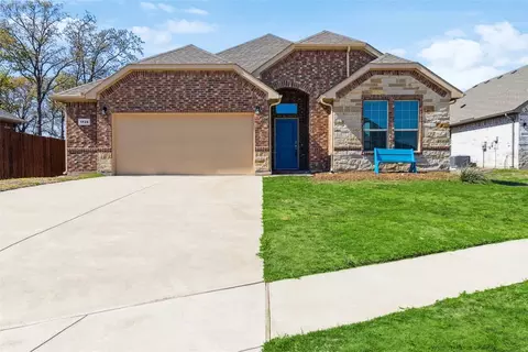 1528 Seabiscuit Dr, Granbury, TX 76049