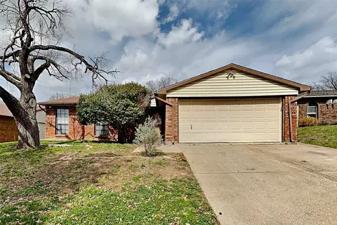 6607 Crestfield Dr, Arlington, TX 76016