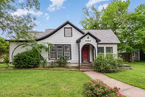 2407 Mayo St, Commerce, TX 75428