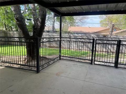 Exterior - 2113 E Mitchell St, Arlington, TX 76010 photo 13 of 13