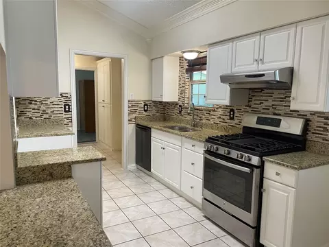 Kitchen - 2113 E Mitchell St, Arlington, TX 76010 photo 3 of 4