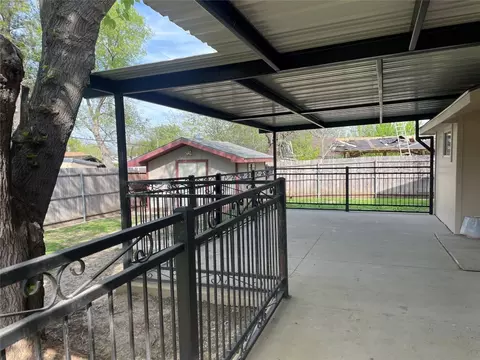 Exterior - 2113 E Mitchell St, Arlington, TX 76010 photo 6 of 13