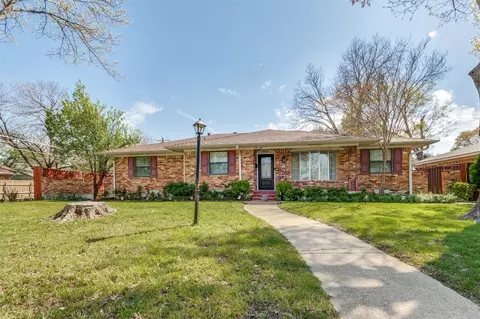 5824 Twineing St, Dallas, TX 75227