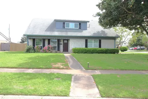 1502 Holiday Pl, Bossier City, LA 71112