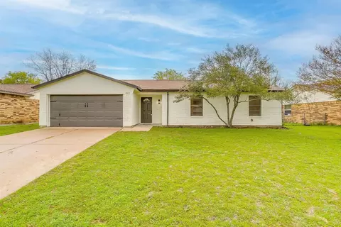 422 Parkview Dr, Burleson, TX 76028