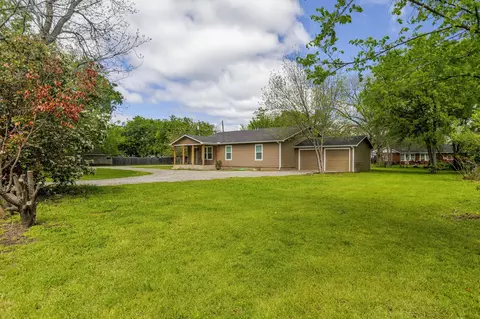 303 Killough St, Newark, TX 76071