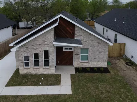 2426 Frank Henderson Jr Dr, Dallas, TX 75216