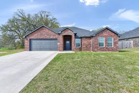 131 N Meadows St, Pottsboro, TX 75076