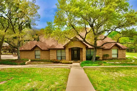 1913 Forest Glen Ln, Weatherford, TX 76087