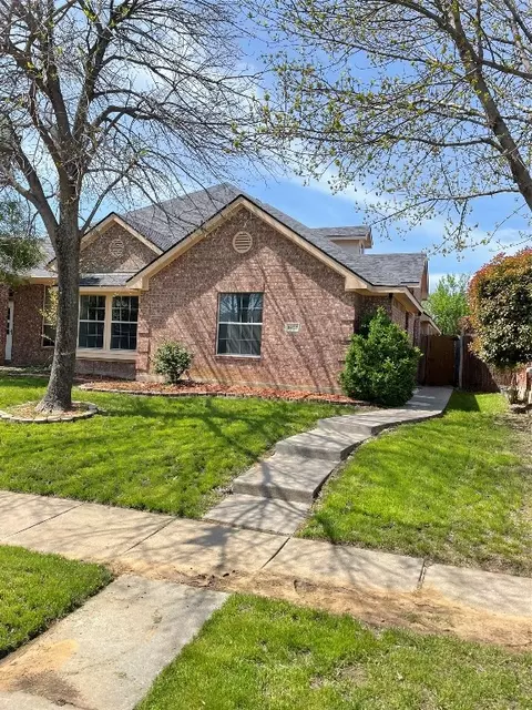 1607 Myrtle Dr, Little Elm, TX 75068