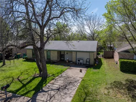 108 Capricorn Dr, Cedar Hill, TX 75104