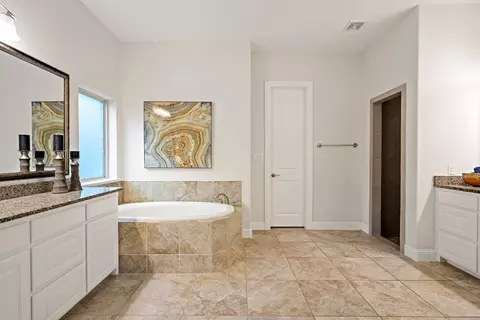 Bath - 3807 Clearlight Rd, Celina, TX 75009 photo 1 of 6